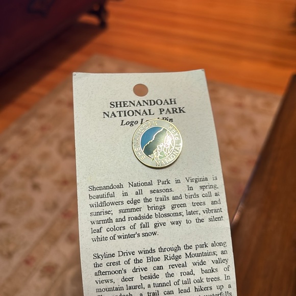 Bundle of Great Smoky Mountains National Park Collector Pins 7 pins - Picture 11 of 12